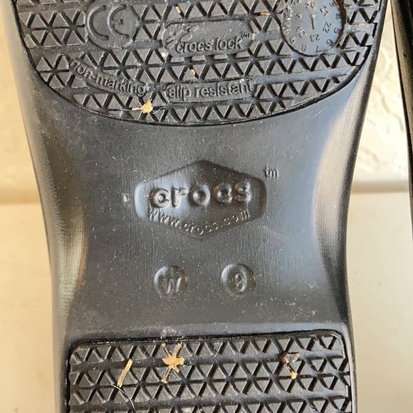 Crocs comfort slip resistant black clogs - Picture 9 of 9